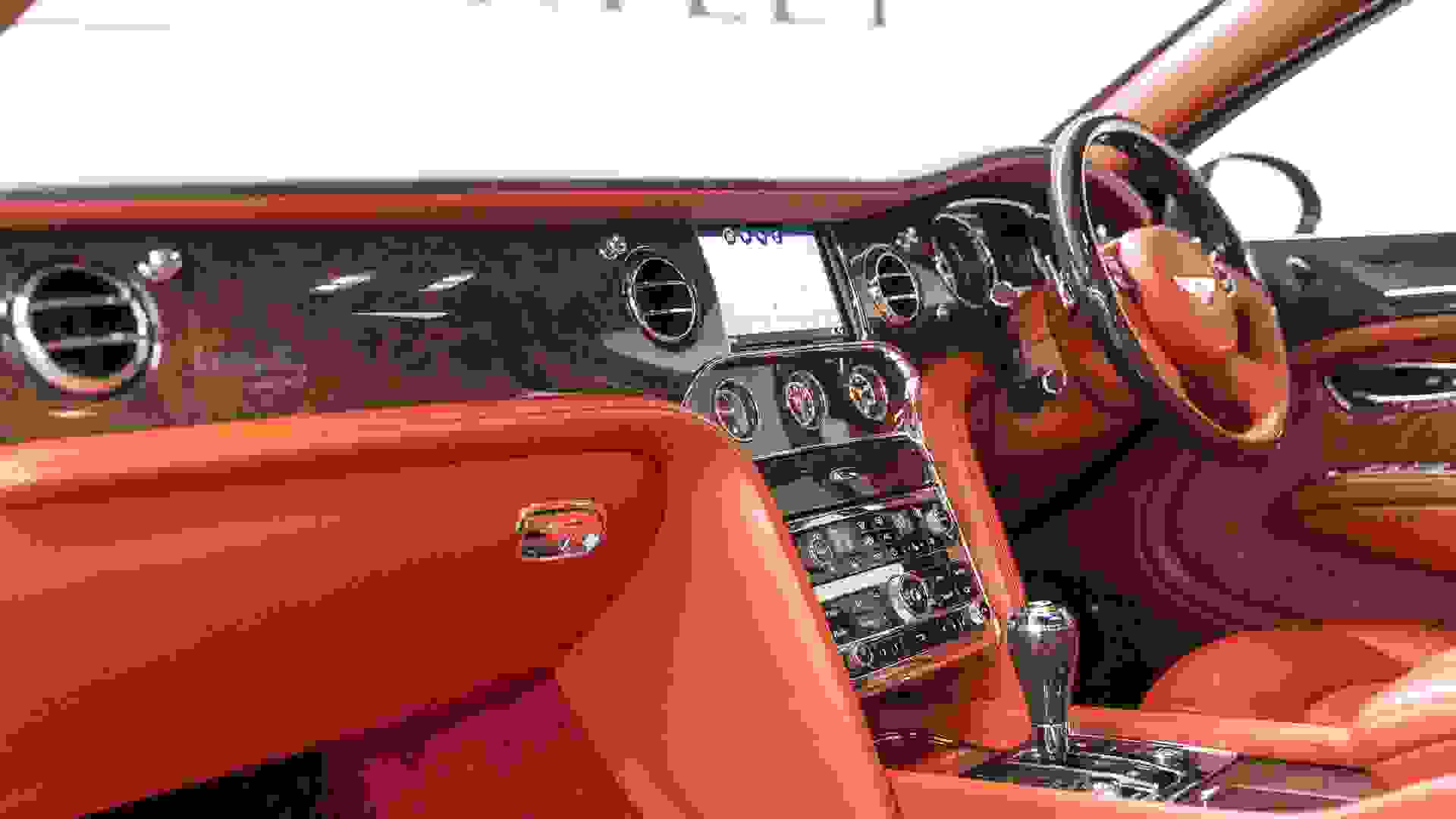 Bentley Mulsanne W.O Edition Speed Photo 4fe5322e-241e-4dee-ada1-6f6b752dee8f.jpg