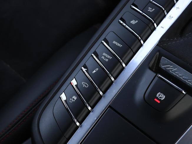 PORSCHE Macan Photo 15