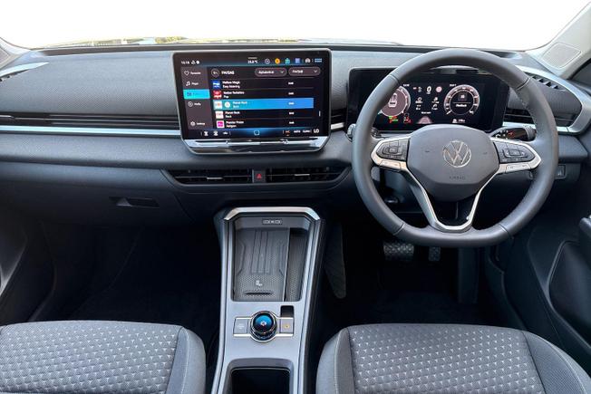 VOLKSWAGEN T-Roc Photo 13