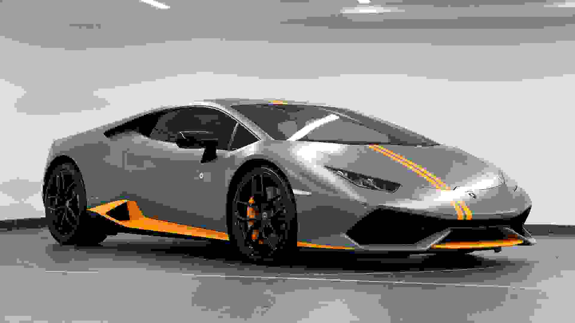 Lamborghini HURACAN Photo 5023e2c7-4c06-422c-83bb-92a61a8fe845.jpg