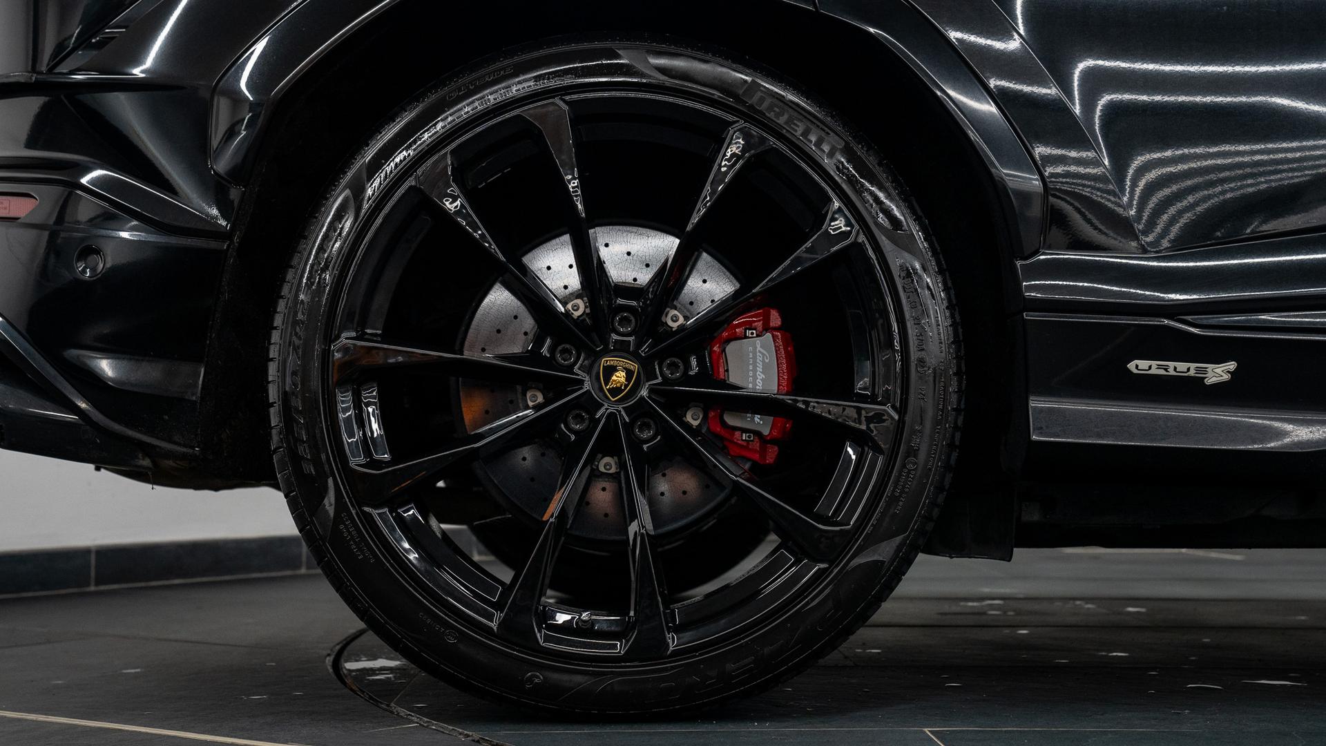 LAMBORGHINI Urus Photo 5025fd4b-38a4-4c4b-b0b3-abd3c8965725.jpg