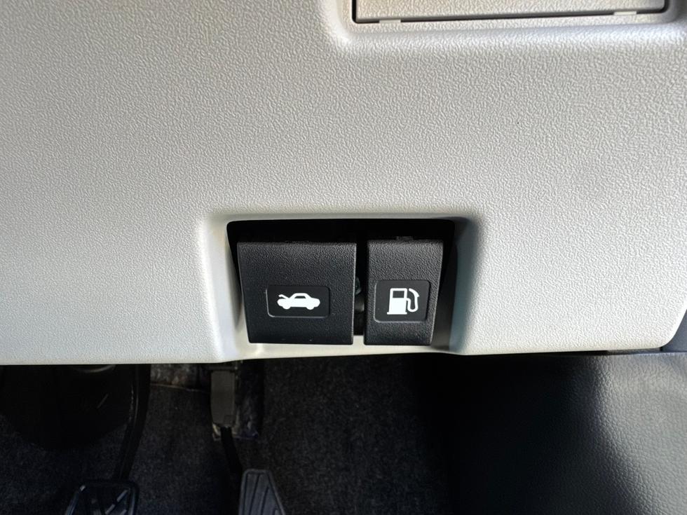 Suzuki Swift Photo 50397ae9-87d1-4e06-9460-cf0c9e476868.JPEG