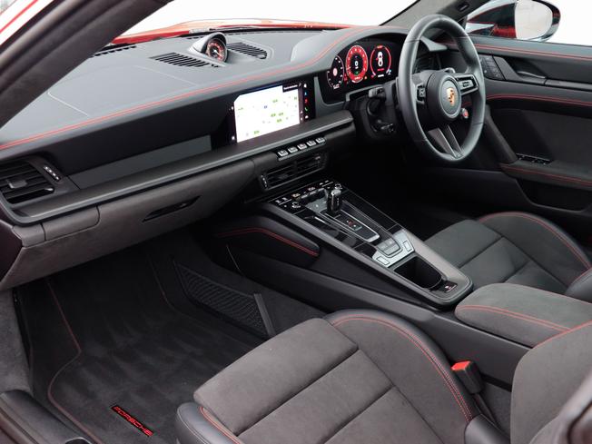 PORSCHE 911 Photo 3