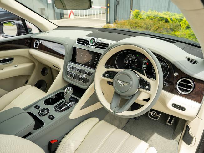 BENTLEY Bentayga Photo 11