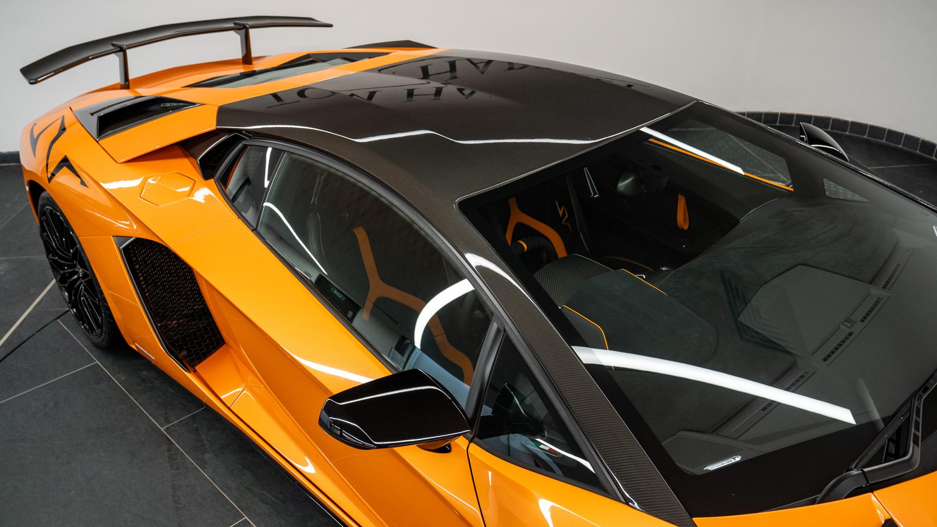 Lamborghini AVENTADOR SV Photo 5060a549-de7a-4103-9d15-c31ab77688fd.jpg