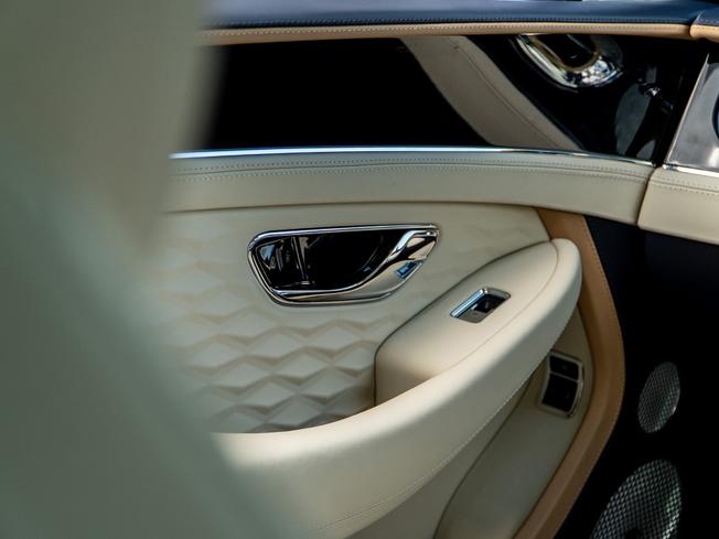 BENTLEY Continental GT  Photo 32