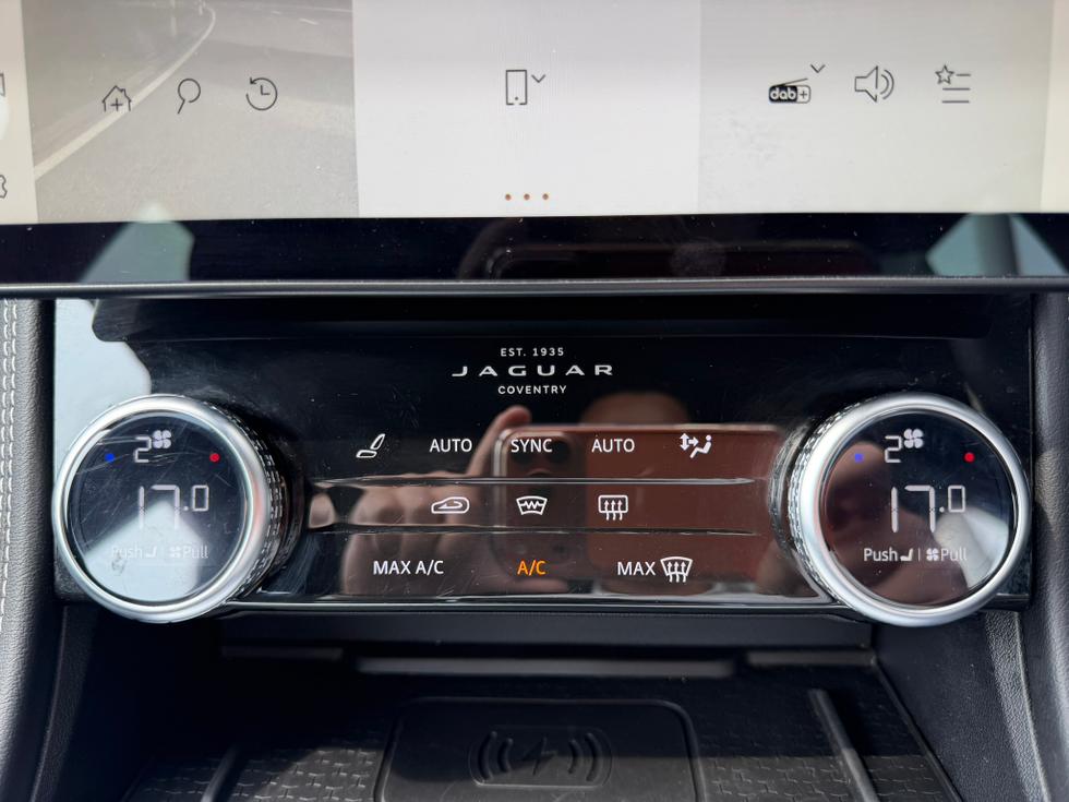 Jaguar F-PACE Photo 50666b61-06c2-4a3b-b5d7-04aa75b630e8.JPEG