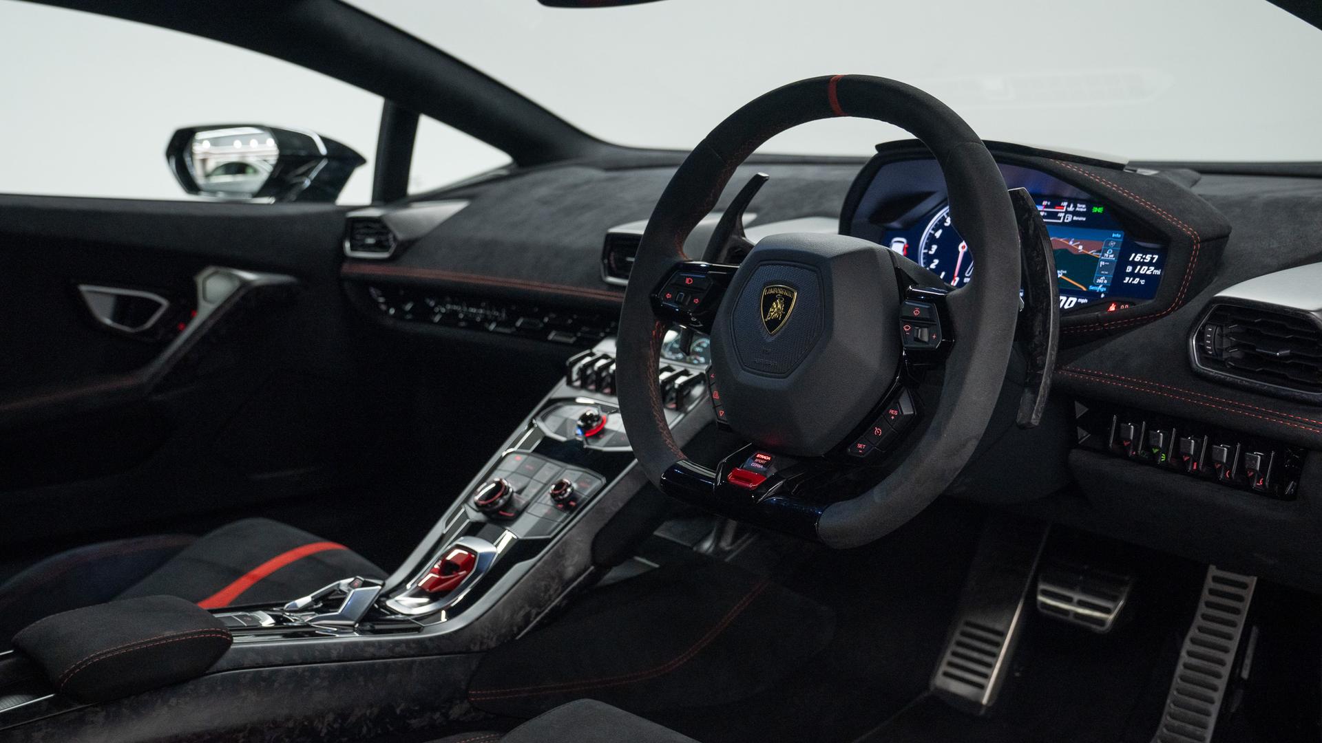 LAMBORGHINI Huracan Photo 507482d2-dbd7-481f-b95b-7033a5759e2b.jpg