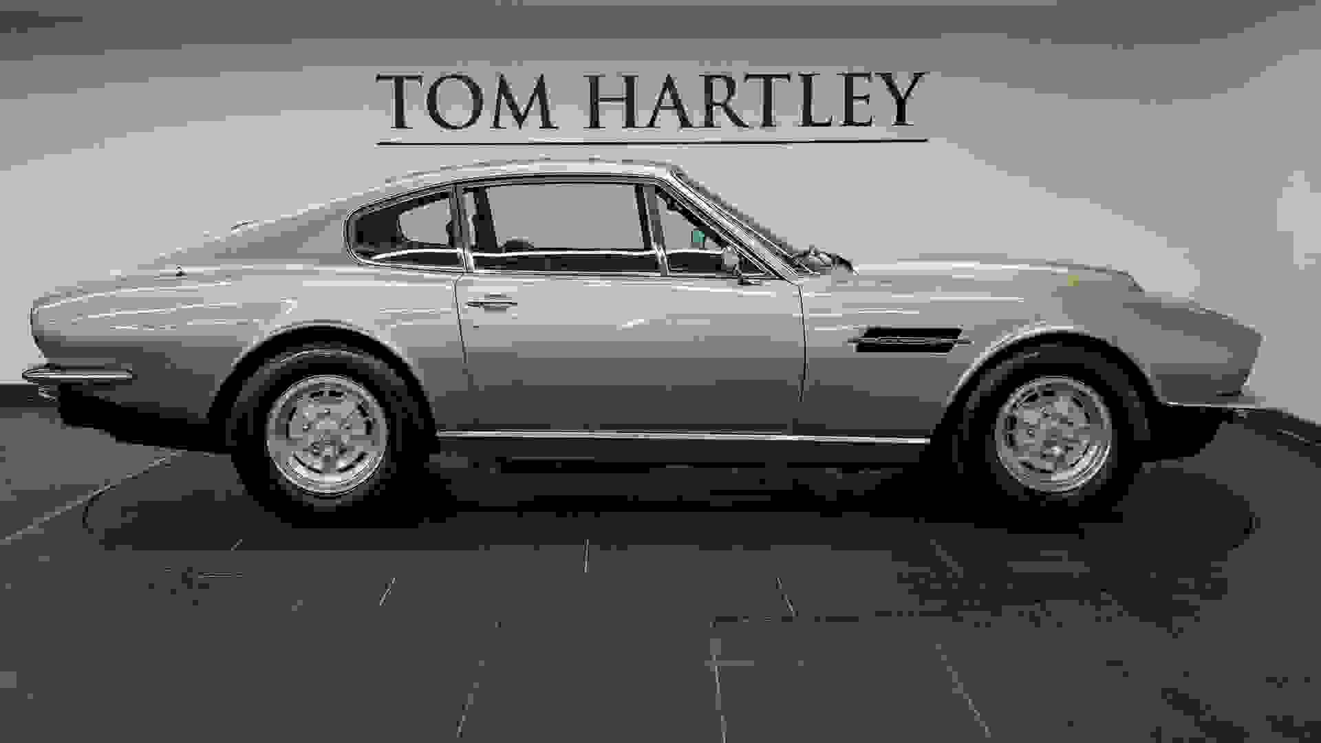 Aston Martin V8 Photo 5075d649-ca94-4d57-aaf4-90258ab98c42.jpg