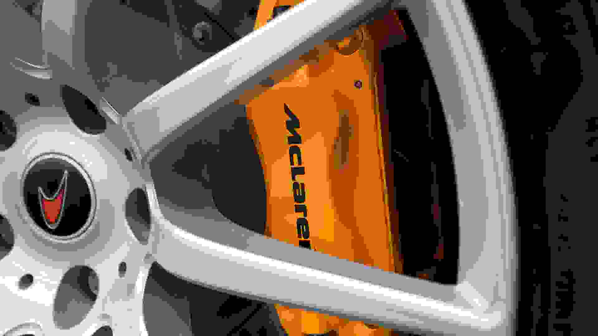 McLaren MP4-12C Photo 5076cd76-b7a8-4170-b58c-5e9db6af855f.jpg