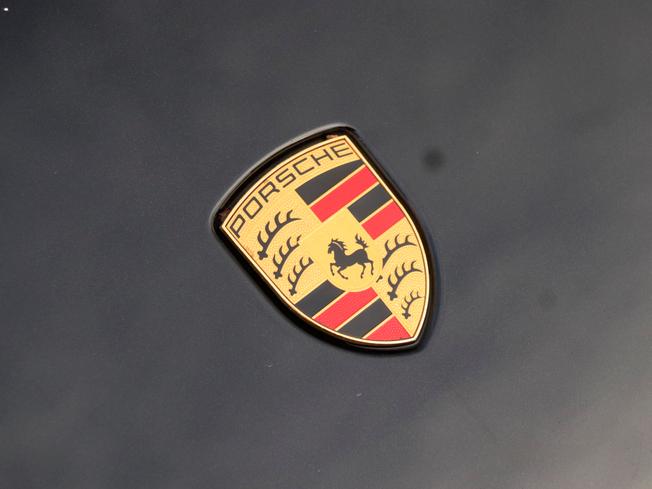 PORSCHE Taycan Photo 11