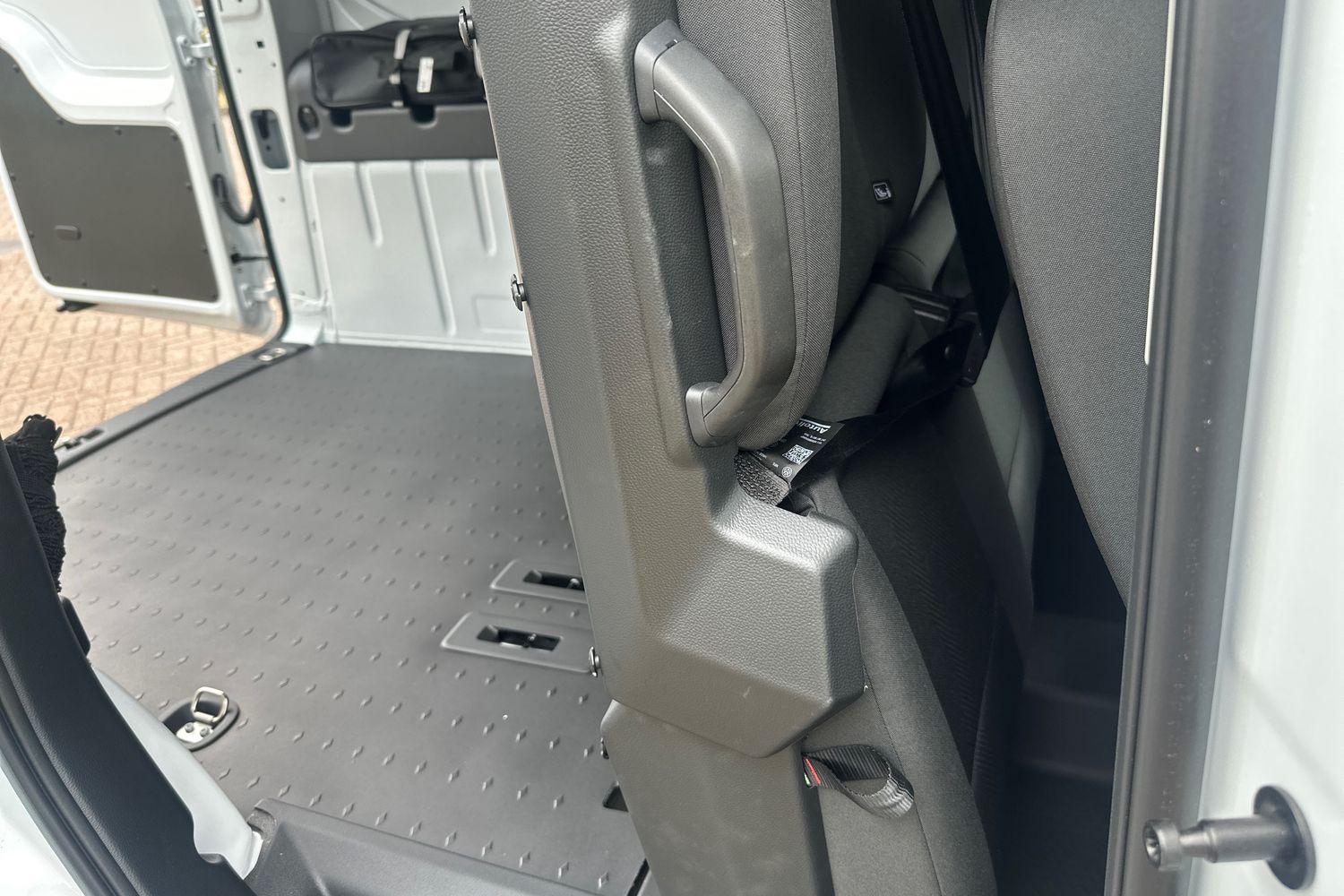 Ford TRANSIT CONNECT Photo 23