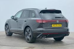 VOLKSWAGEN Touareg Photo 3