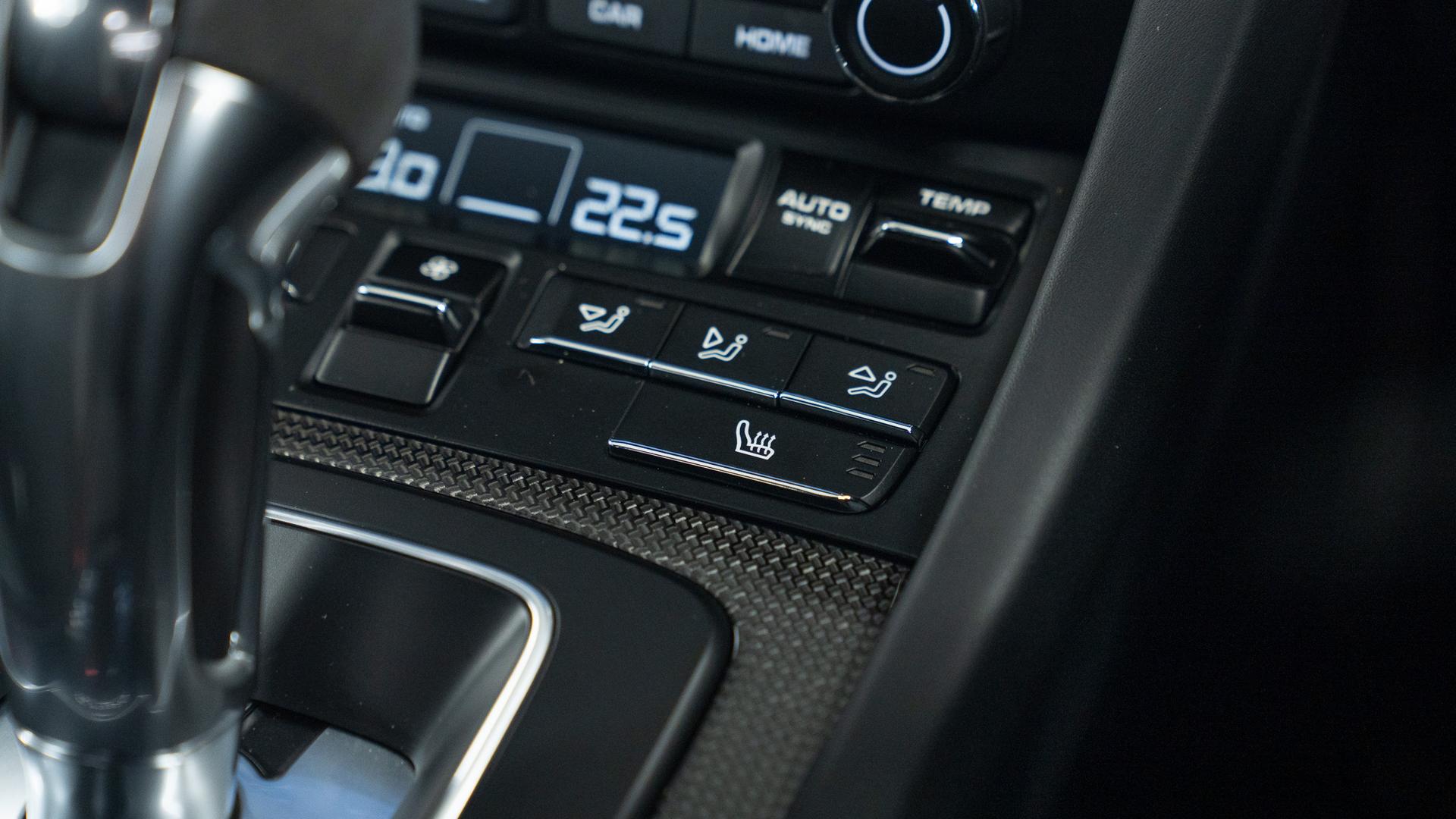 Porsche 911 Photo 508f212d-7b46-4850-8313-7e5bc86725db.jpg