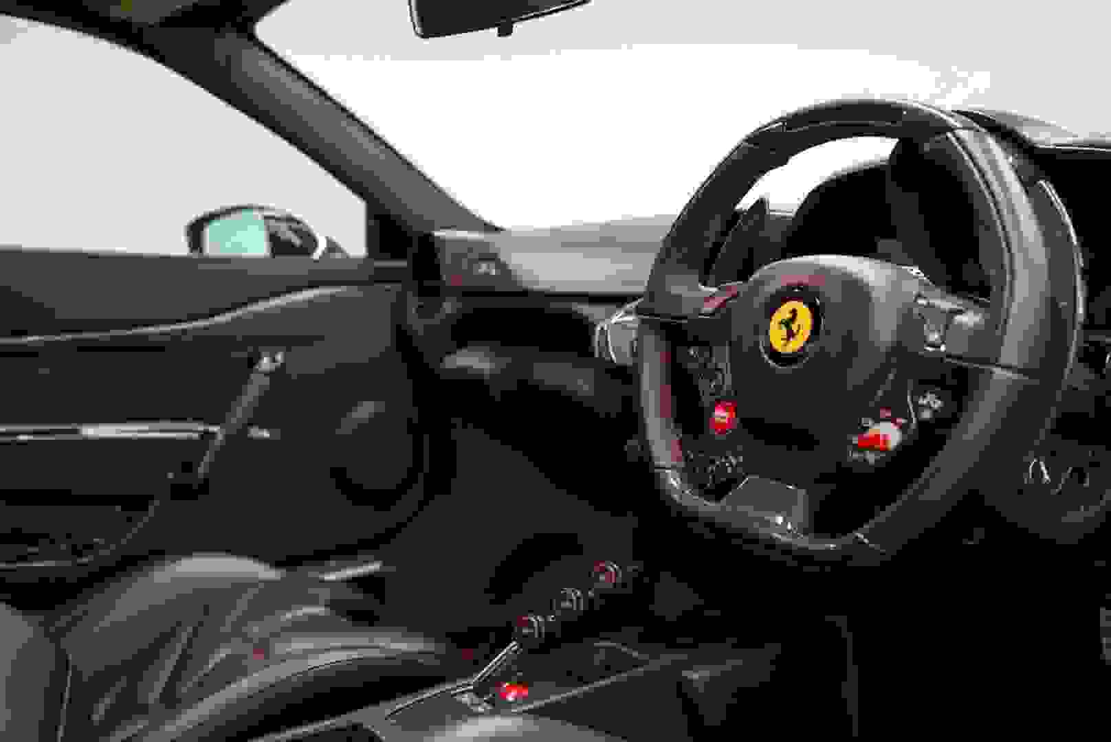 Ferrari 458 Photo 50a20236-3b36-4f4a-afbe-0fc5f9d90883.jpg