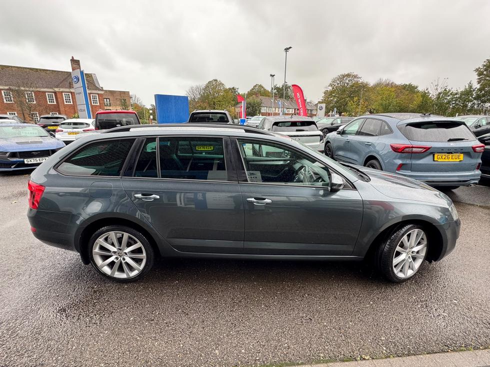Skoda Octavia Photo 50ad6b1d-d7e6-4c24-a08c-b272a75eaf61.jpeg