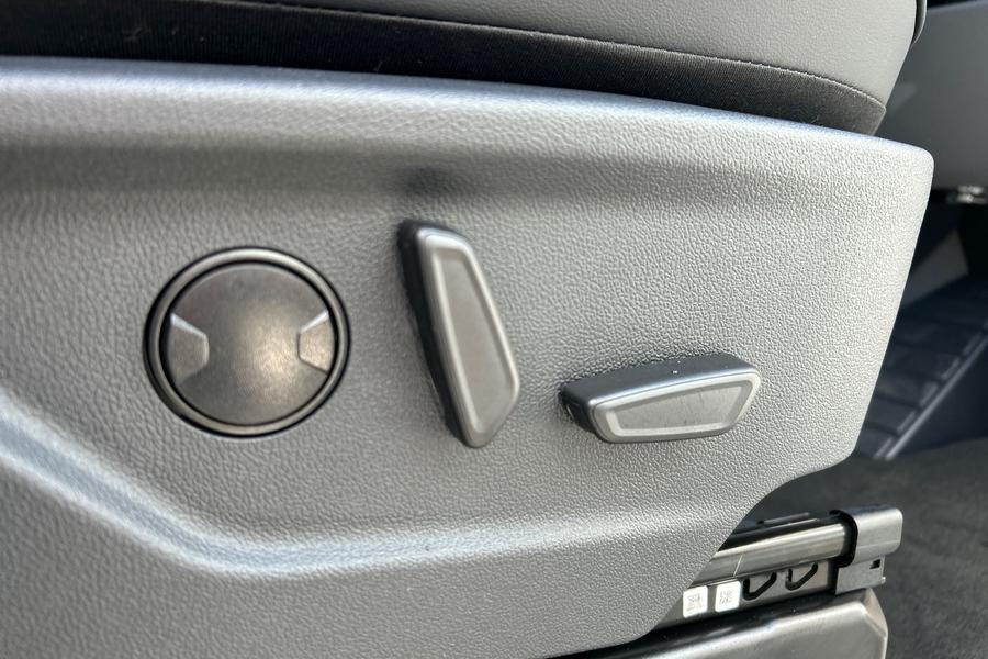 Ford TRANSIT CUSTOM Photo 50b445aa-3159-478b-a2d5-c8390204831a.jpg