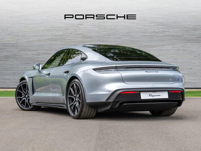 PORSCHE Taycan Photo 2