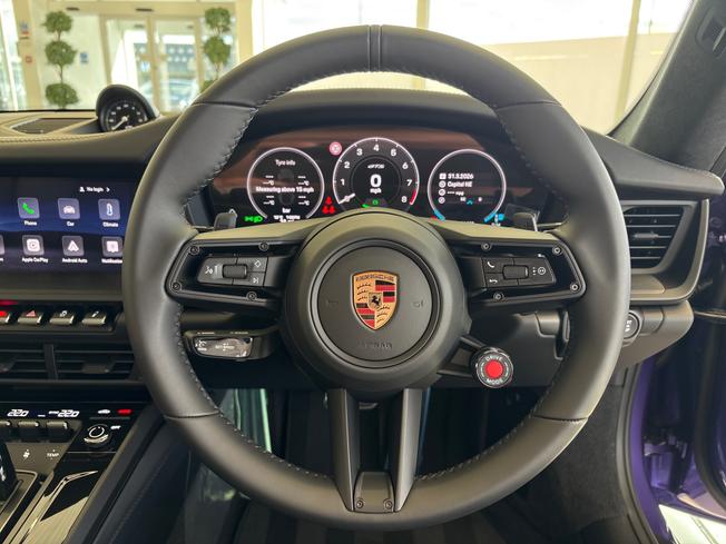 PORSCHE 911 Photo 20