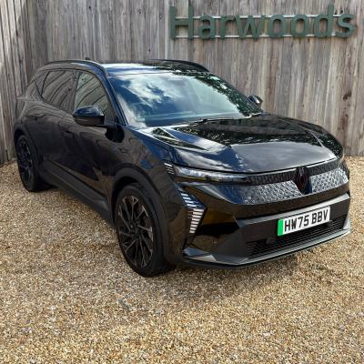 Used 2025 Renault Scenic E-Tech long range 87kWh techno esprit Alpine SUV 5dr Electric Auto (220 ps) at Harwoods Garage
