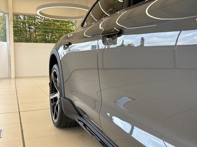 PORSCHE Taycan Photo 60