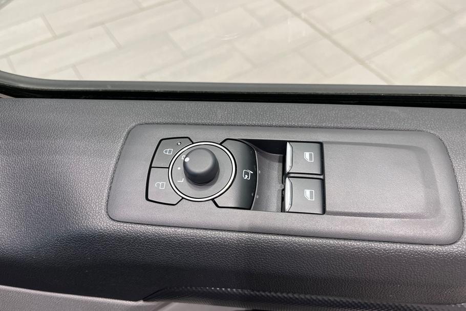 Used Ford TRANSIT CUSTOM NEWCUSTOM19 22