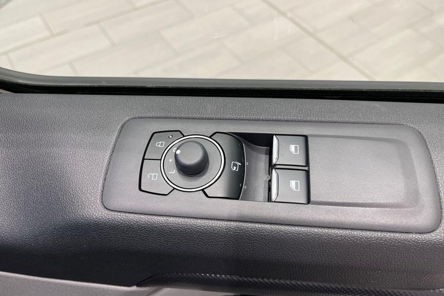 Ford TRANSIT CUSTOM Photo 511f9617-0e44-4348-ae1f-b254a436a16b.jpg