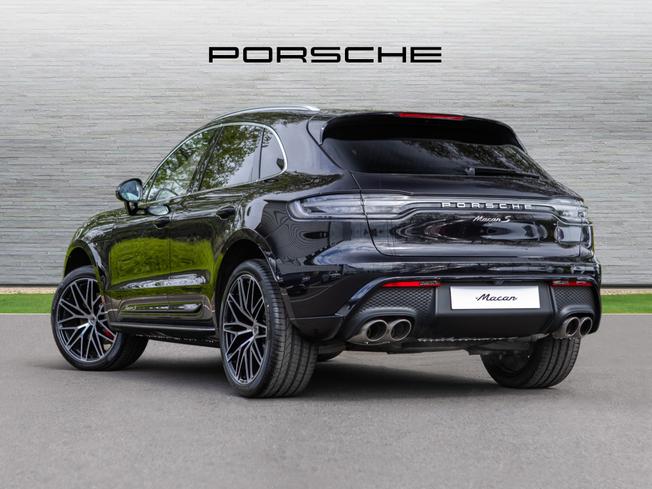 PORSCHE Macan Photo 2