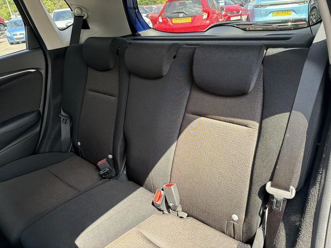 Honda Jazz Photo 512c612a-fa4e-401c-85be-e67f9a49cb42.jpg