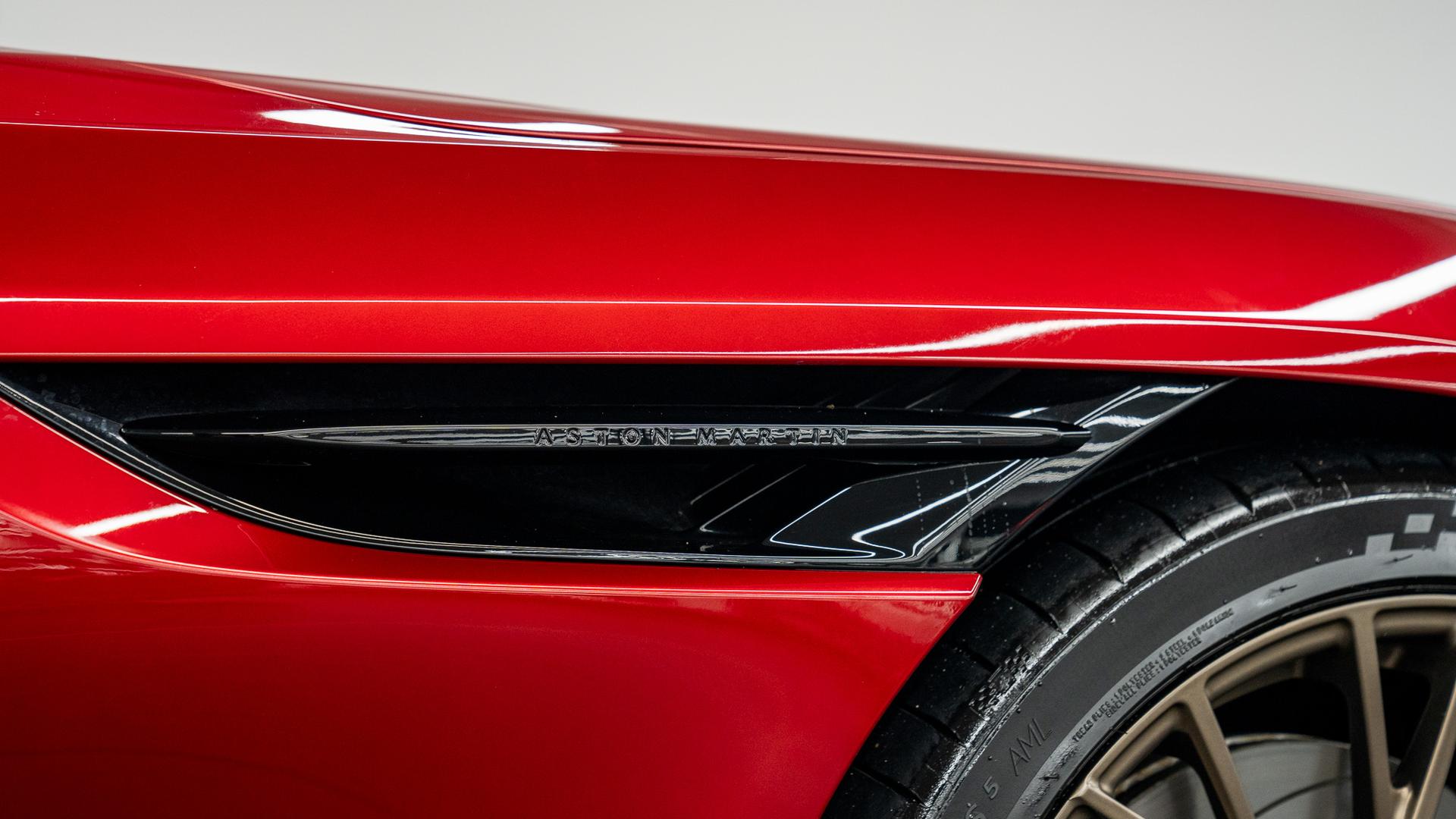 Aston Martin DB12 Photo 513bc3fd-468f-42f3-881c-5cac6708212b.jpg