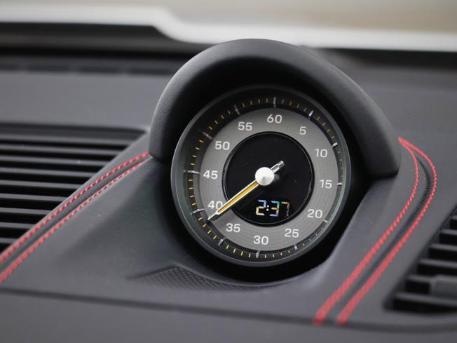 PORSCHE 911 Photo 28