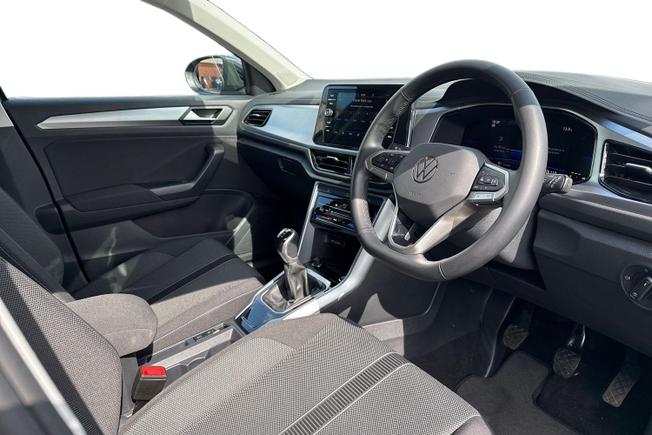 Volkswagen T-Roc Photo 8