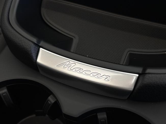 PORSCHE Macan Photo 43