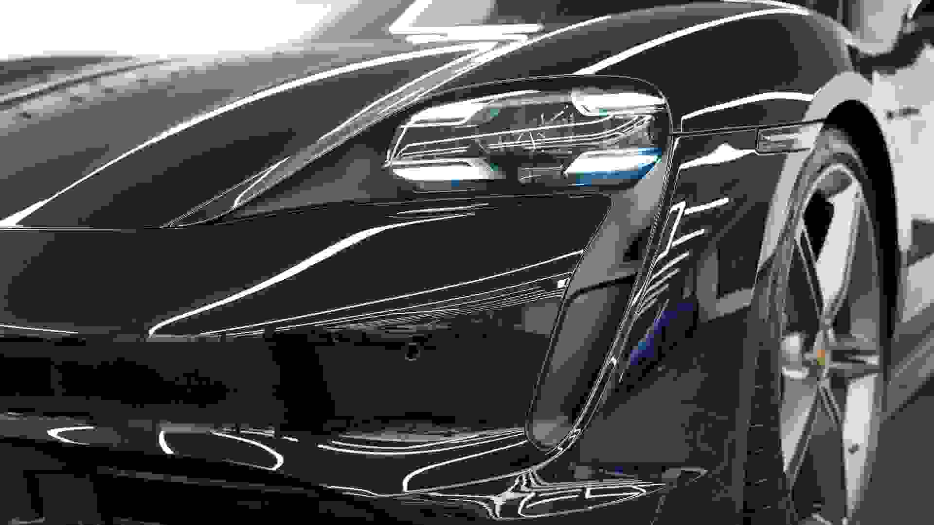 Porsche Taycan Turbo Photo 517addae-cfc2-4758-8fe0-b928ba44085b.jpg