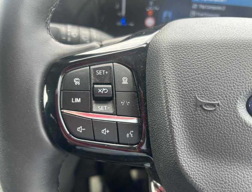 Ford Tourneo Custom Photo 517eaaa3-7e29-44ec-80a5-ced775bd68ac.jpg