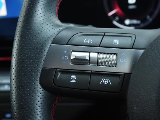 Hyundai KONA Photo 51892522-abf2-4870-ad1a-74fa3590c190.jpg