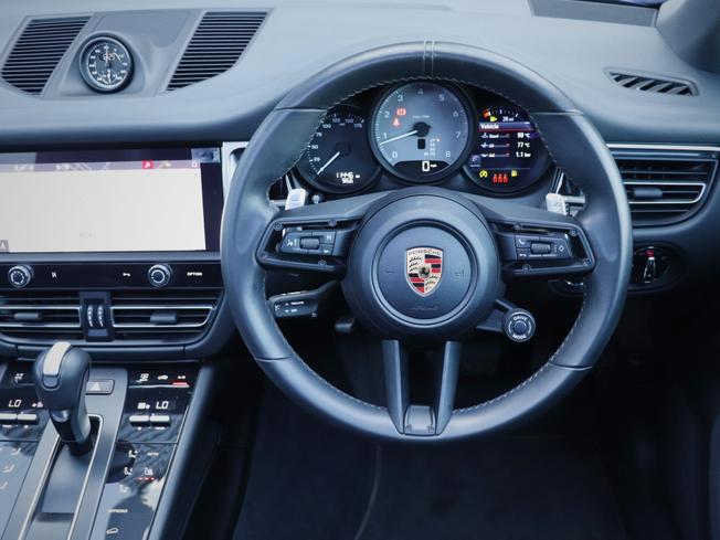 PORSCHE Macan Photo 41