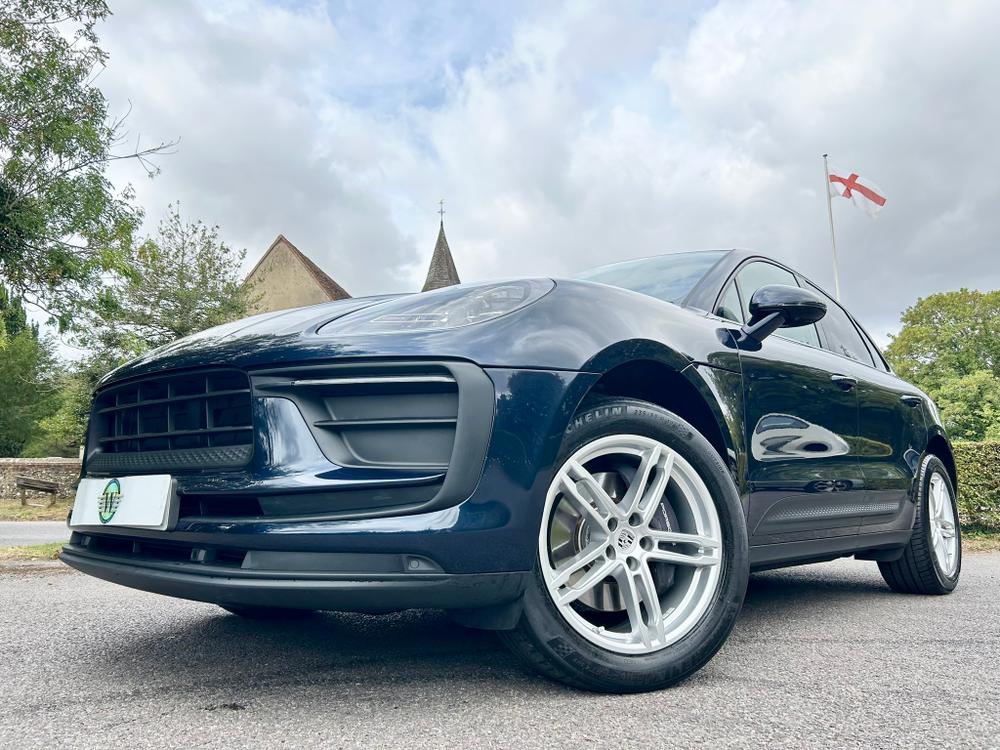 Used Porsche Macan YJ72ASM 2