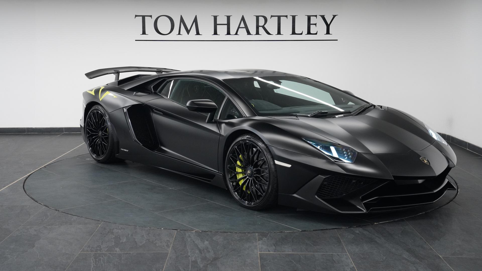 LAMBORGHINI Aventador Photo 51ab1417-e555-46c8-a50b-617a37851541.jpg