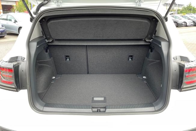 VOLKSWAGEN T-Cross Photo 9