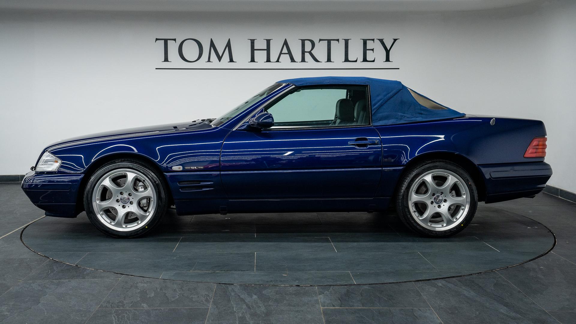 Mercedes-Benz SL320 Photo 51bc5b80-1126-47e5-8e29-ed2a2b2d821d.jpg