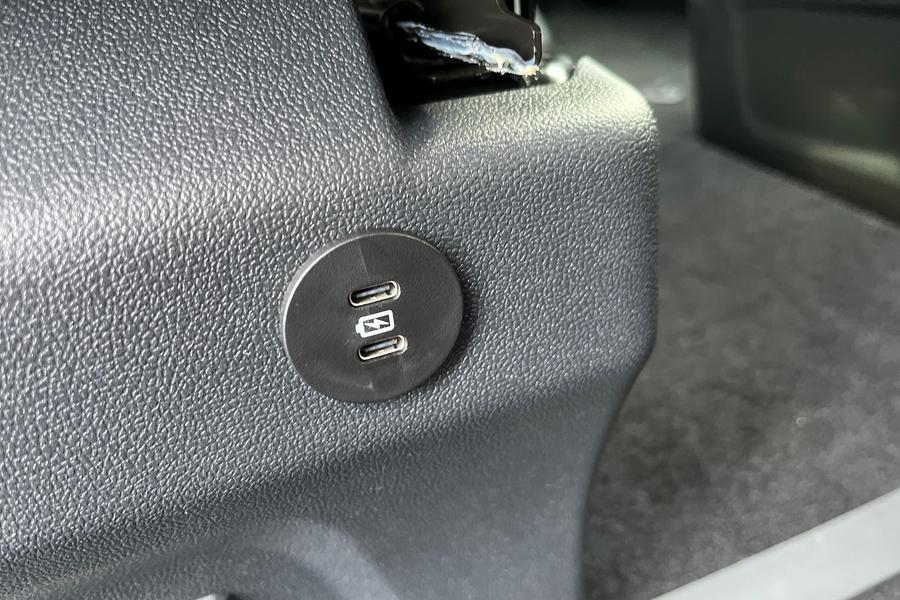 Ford TRANSIT CUSTOM Photo 51bff406-5094-4d5b-92b3-2f369b7b1369.jpg