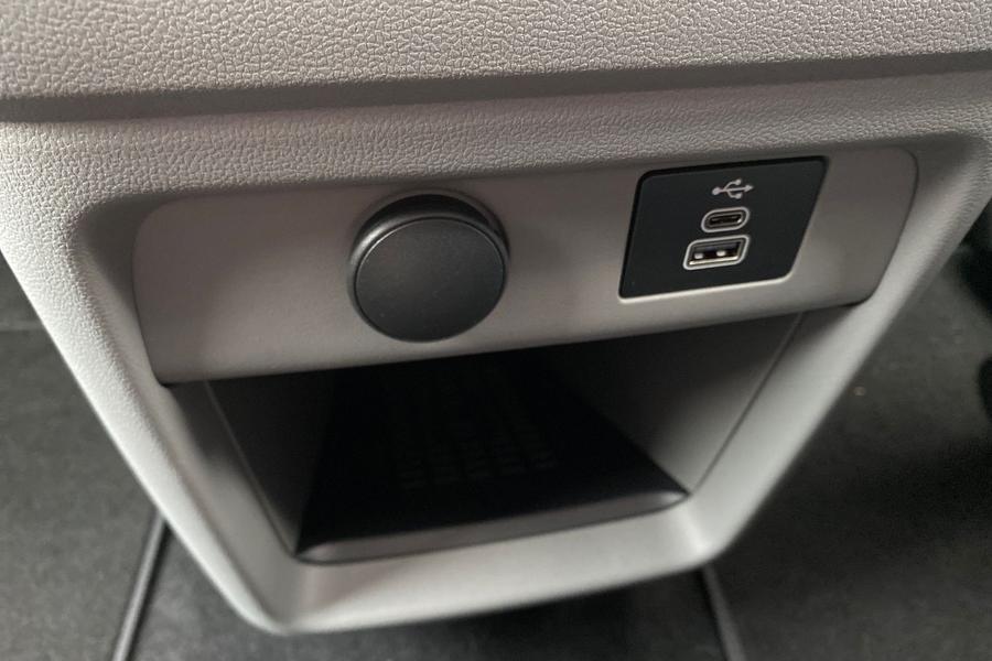 Ford TRANSIT CUSTOM Photo 51c88b86-c01d-4f76-9101-adb99ed75885.jpg