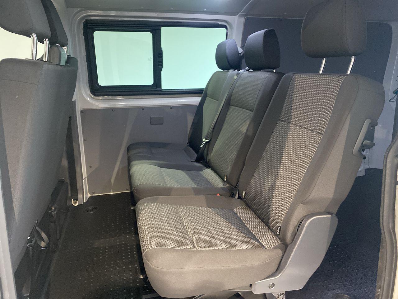 2023 Volkswagen TRANSPORTER T32 LWB 2.0 TDI 150 Highline Kombi Van DSG - vehicle photo 13 for sale on PureCar