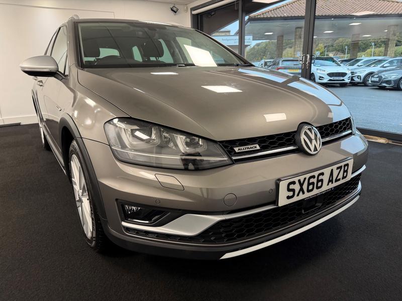 Volkswagen Golf Photo 51d732f6-a0ff-4d4d-87c2-78d1c6f0662a.jpg