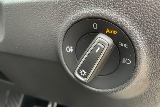 VOLKSWAGEN T-Roc Photo 28