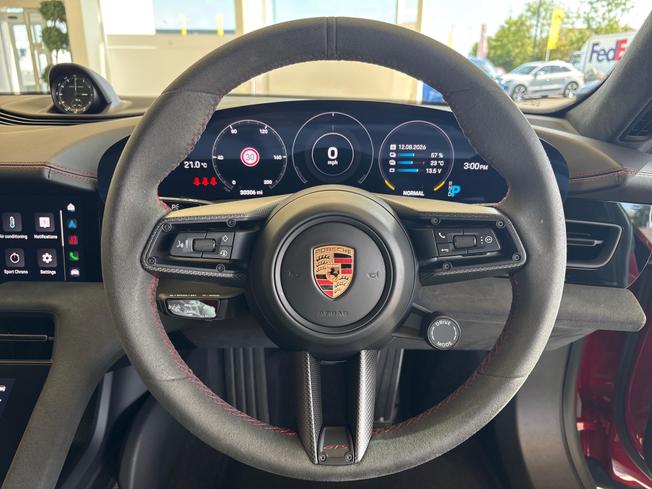 PORSCHE Taycan Photo 47