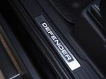 Land Rover Defender 90 Photo 28