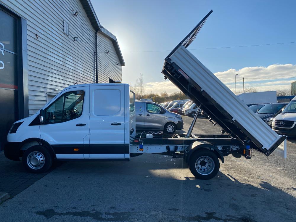 Ford Transit Photo 51de53b2-1364-44ac-8489-371774f1b53f.jpg