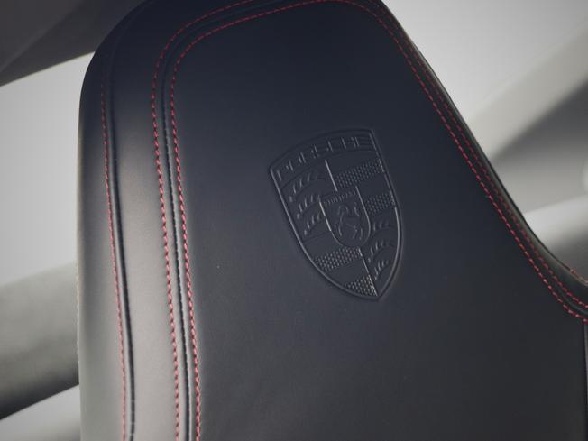 PORSCHE 911 Photo 20